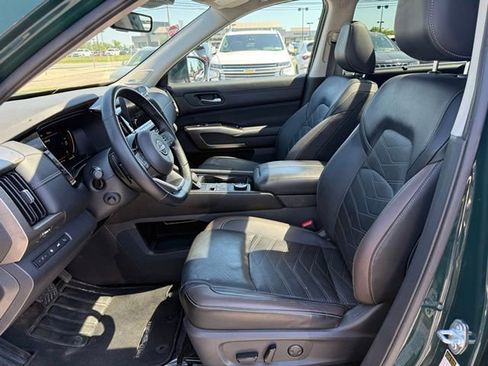 Used 2023 Nissan Pathfinder Platinum w/ Lighting Package (N93) AWD/4WD image 8