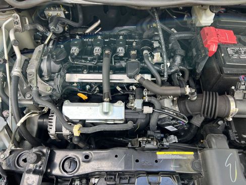 Used 2025 Nissan Versa SV image 28