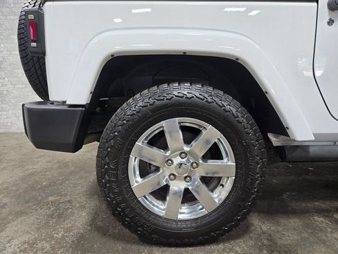 Used 2017 Jeep Wrangler Sahara w/ Connectivity Group AWD/4WD image 44