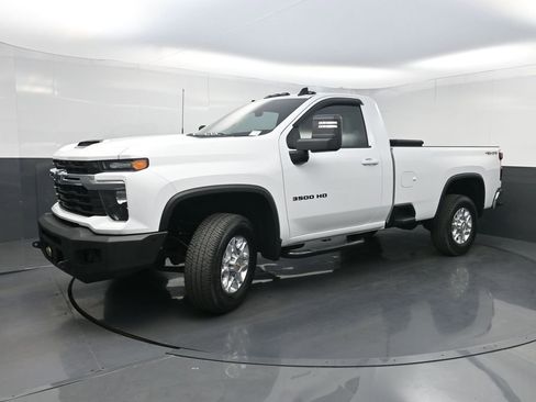Used 2024 Chevrolet Silverado 3500 LT w/ Convenience Package image 19
