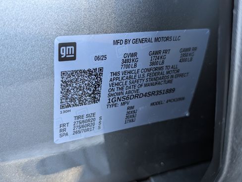 Used 2025 Chevrolet Suburban Z71 w/ Comfort Package image 40