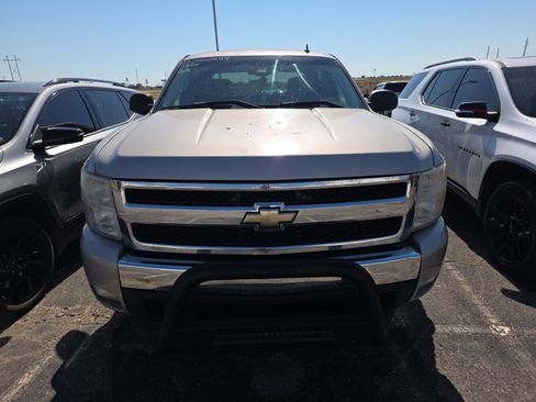 Used 2007 Chevrolet Silverado 1500 LT w/ 1LT Convenience Package AWD/4WD image 9