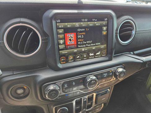Used 2021 Jeep Wrangler Unlimited Rubicon 4xe AWD/4WD image 36