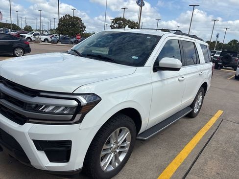 Used 2022 Ford Expedition XLT AWD/4WD image 1