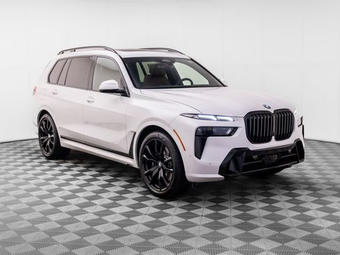 New 2027 BMW X7 xDrive40i w/ M Sport Package AWD/4WD image 9