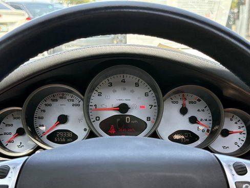 Used 2006 Porsche 911 Carrera 4S AWD/4WD image 27