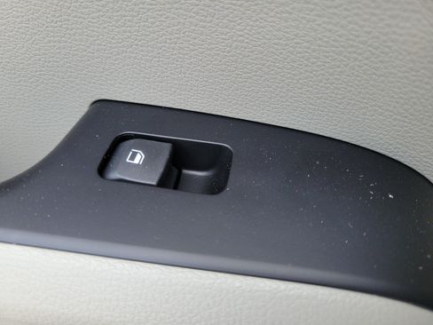 Certified 2025 Kia Soul LX w/ LX Technology Package FWD image 14