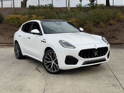 New 2026 Maserati Grecale Modena image 1