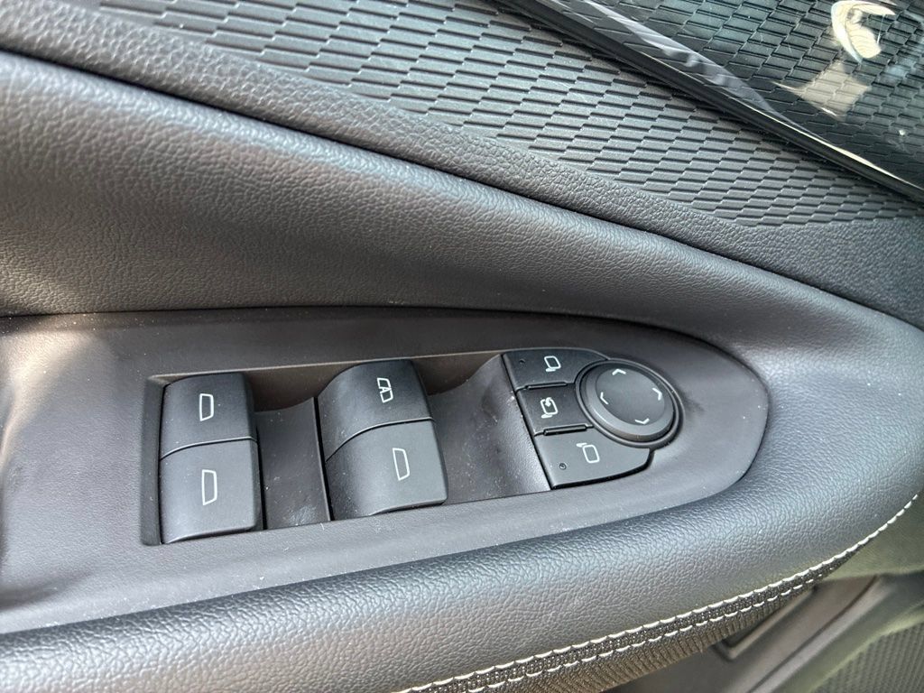 Used 2024 Chevrolet Blazer EV LT AWD/4WD image 6
