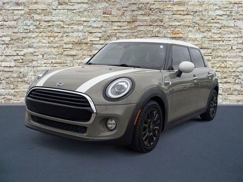 Used 2019 MINI Cooper 4-Door Hardtop w/ Signature Upholstery Package image 5