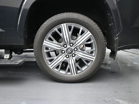 Used 2025 Toyota Sequoia Capstone image 13