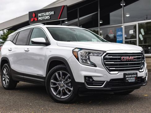 Used 2024 GMC Terrain SLT w/ Tech Package AWD/4WD image 1