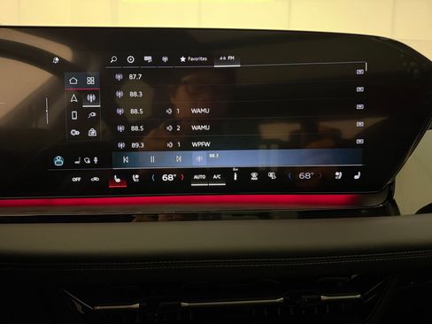 Used 2025 Audi Q6 e-tron Premium Plus w/ Premium Plus RWD image 25