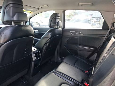 Used 2024 Kia Sportage EX FWD image 10