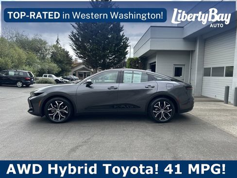 Used 2024 Toyota Crown Limited image 8