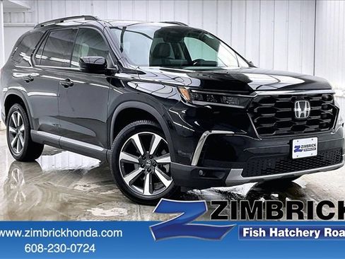 Certified 2024 Honda Pilot Touring image 1