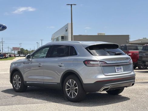 Used 2023 Lincoln Nautilus AWD w/ Premium Package image 6