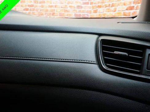 Used 2017 Nissan Rogue SV w/ SV Premium Package image 55