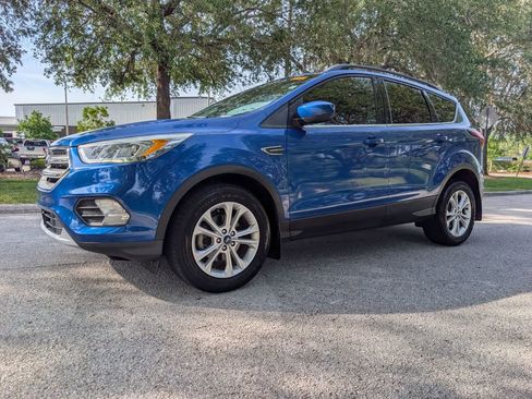 Used 2019 Ford Escape SEL FWD image 3
