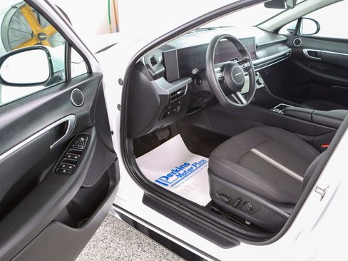 Used 2025 Hyundai Sonata SEL FWD image 3