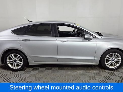 Used 2018 Ford Fusion SE image 9