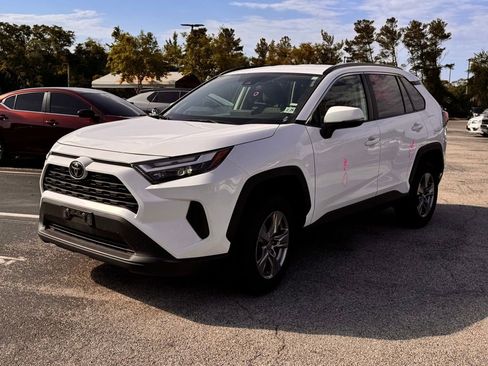Used 2024 Toyota RAV4 XLE FWD image 3
