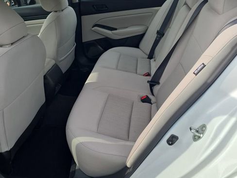 Certified 2024 Nissan Altima 2.5 SV w/ SV Premium Package FWD image 16