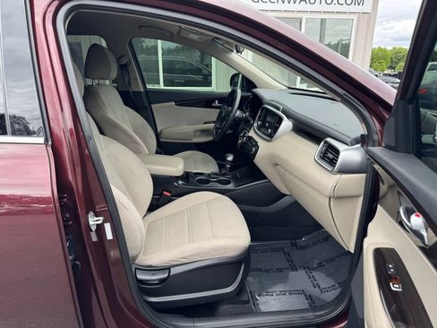 Used 2019 Kia Sorento FWD image 14