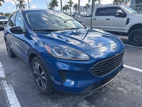 Used 2022 Ford Escape SE w/ SE Sport Appearance Package image 1