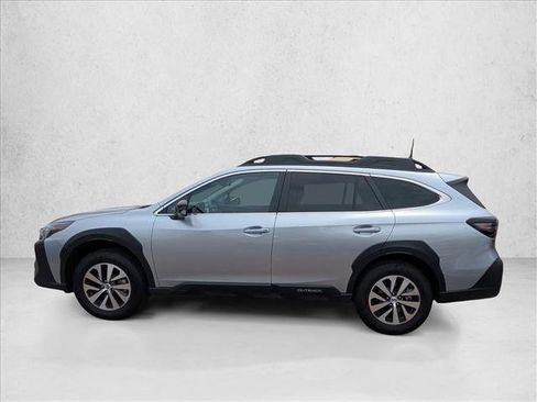 Used 2025 Subaru Outback Premium AWD/4WD image 8