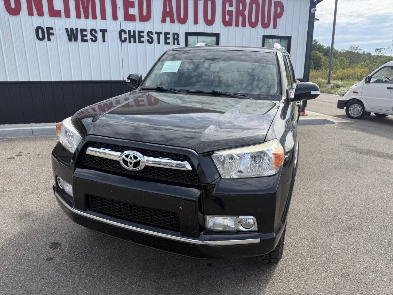Used 2011 Toyota 4Runner SR5 w/ Premium Pkg w/Leather AWD/4WD image 2