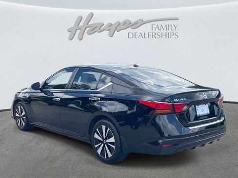Used 2022 Nissan Altima 2.5 SV FWD image 5