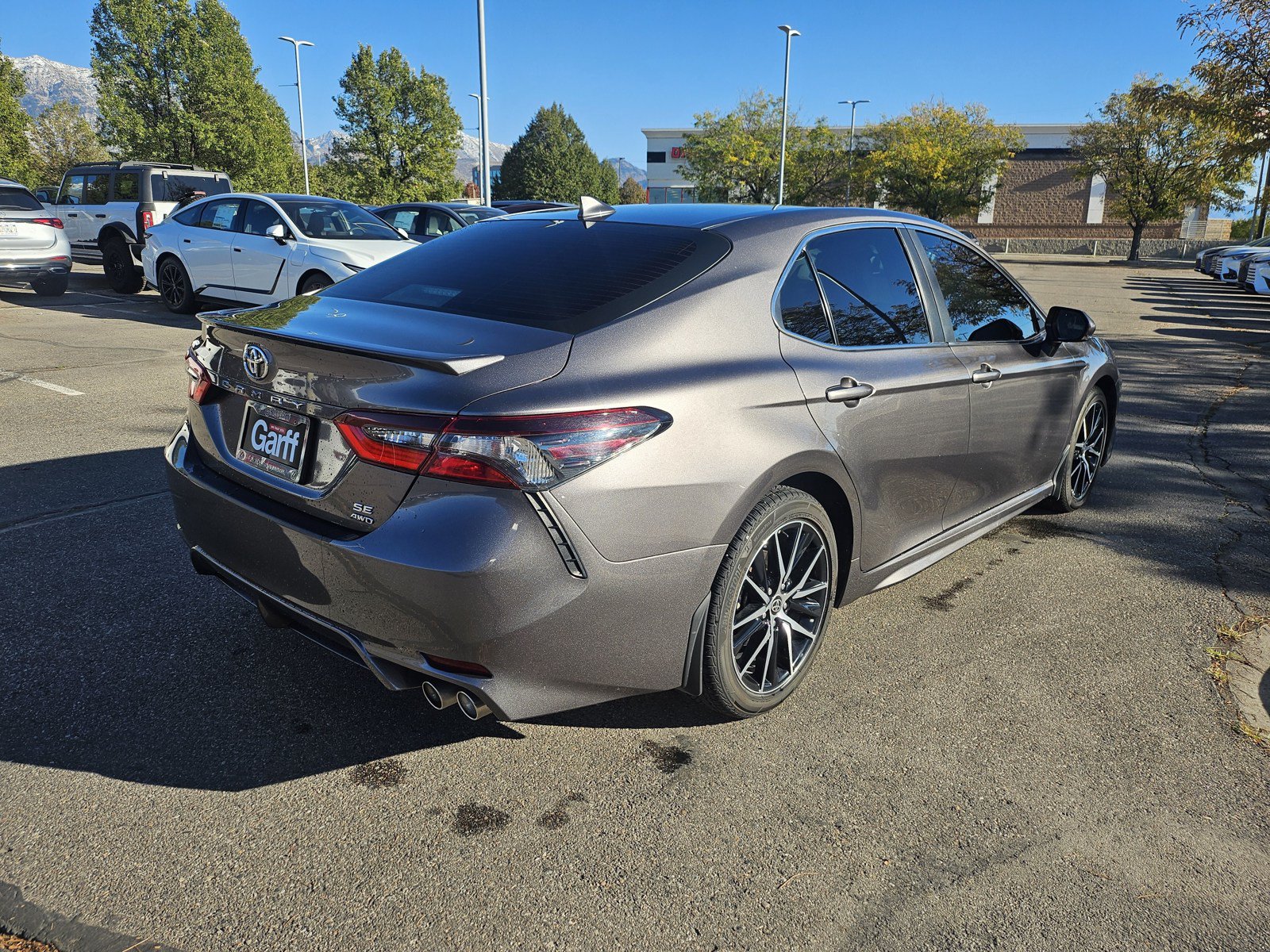 Used 2021 Toyota Camry SE w/ Cold Weather Package AWD/4WD image 5