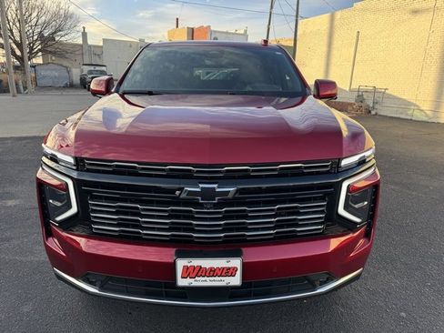 Used 2025 Chevrolet Suburban High Country image 8