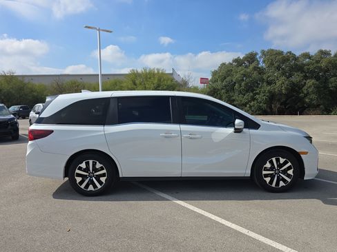 Certified 2026 Honda Odyssey EX-L image 7