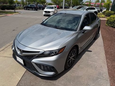 Used 2024 Toyota Camry SE AWD/4WD image 9
