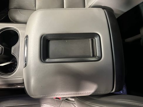 Used 2020 Chevrolet Suburban LT AWD/4WD image 27