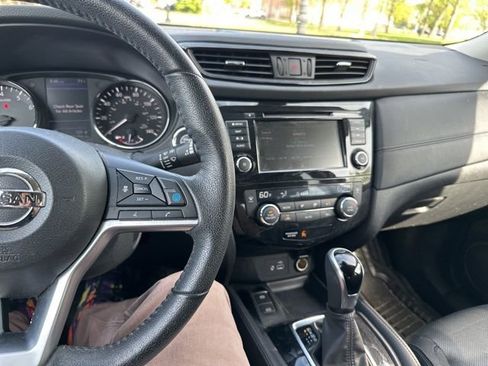 Used 2019 Nissan Rogue SL image 39