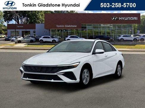 New 2026 Hyundai Elantra SE image 1