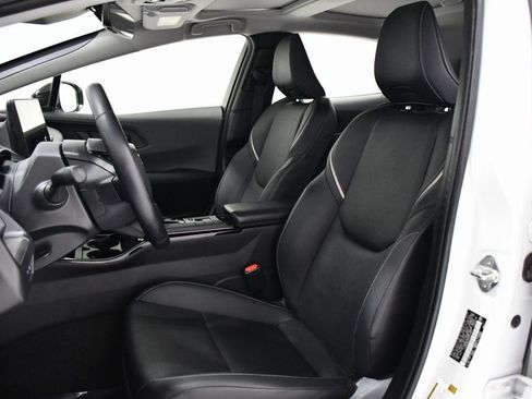 Used 2024 Toyota Prius XLE image 19