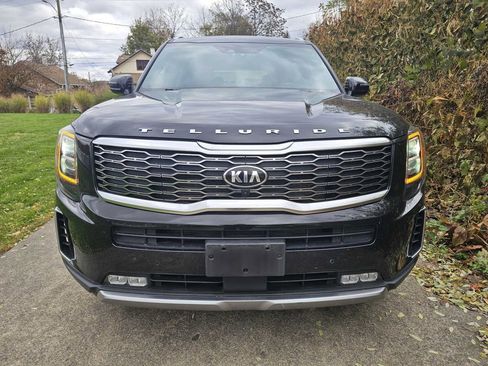 Used 2020 Kia Telluride SX w/ SX Prestige Package image 3