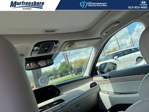 Used 2022 Hyundai Palisade SEL w/ Premium Package FWD image 12