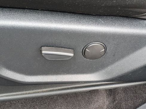 Used 2020 Ford Expedition XLT image 5