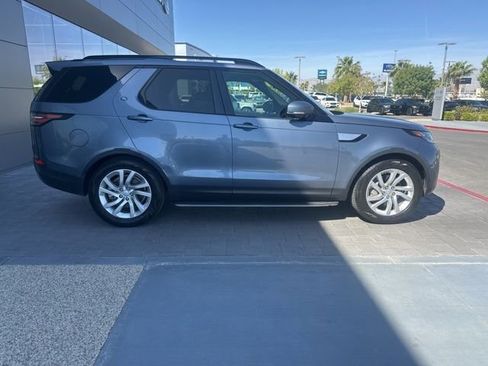 Used 2020 Land Rover Discovery HSE image 4