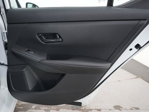 Used 2024 Nissan Sentra S image 11