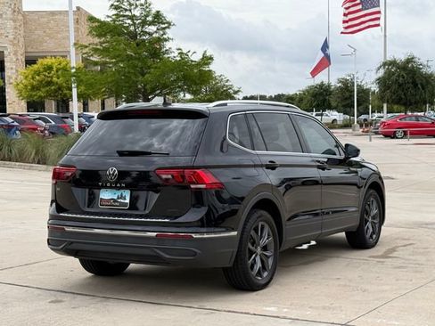 Used 2022 Volkswagen Tiguan SE FWD image 4