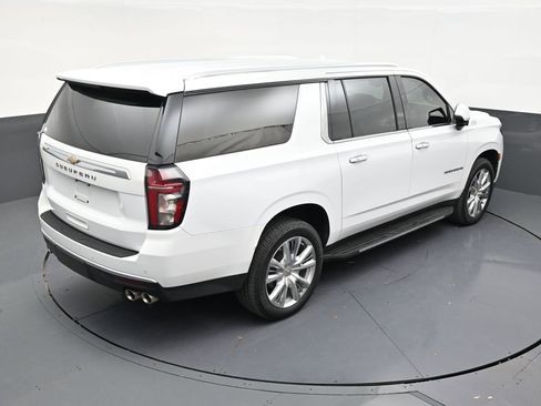 Used 2022 Chevrolet Suburban High Country RWD image 17