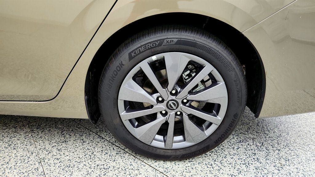 Used 2026 Nissan Sentra SL w/ Floor Mat Package FWD image 9