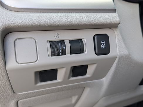 Used 2016 Subaru Forester 2.5i w/ Alloy Wheel Package image 26