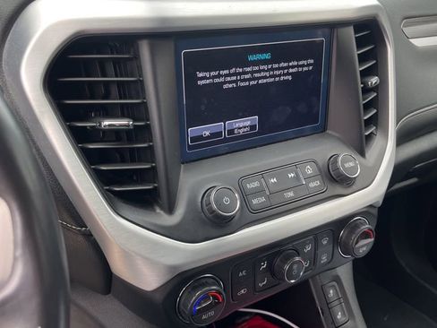 Used 2019 GMC Acadia SLT image 2